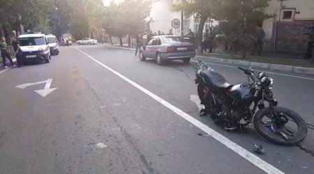 Qaxda motosiklet qəzaya düşdü: Sürücü və sərnişini xəsarət aldı - FOTO