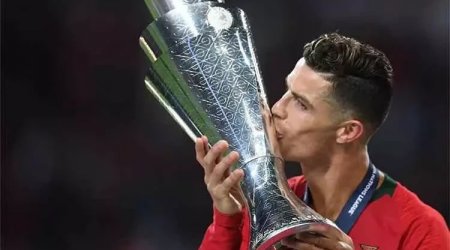 Ronaldo dünya rekordunu yenilədi