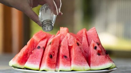 Qarpızın içinə duz əlavə edib yeyin, möcüzənin şahidi olun