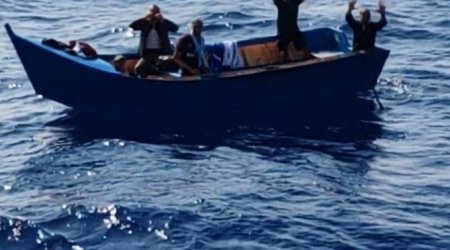 Azərbaycanlı gəmi kapitanı Aralıq dənizində 5 əlcəzairlini xilas etdi – FOTO/VİDEO