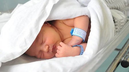 Doğulan körpələrə görə müavinət 600 manat OLDU – RƏSMİ