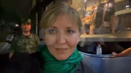İrandan təxliyə olunan rusiyalı alim: “Qonaqpərvər Azərbaycandayam” – VİDEO