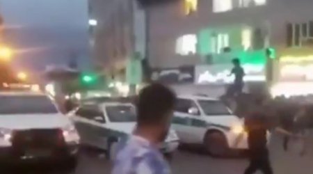 Tehranda iğtişaşlar başladı, insanlar küçələrə çıxdı – VİDEO