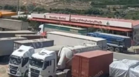 Erməni sürücülər İran sərhədində ilişib qalıb