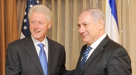 Bill Klinton: “Netanyahu hakimiyyətdə qalmaq üçün İranla müharibəyə can atır” – VİDEO