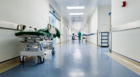 Bakıda 10-cu sinif şagirdi tanımadığı şəxsi bıçaqladı