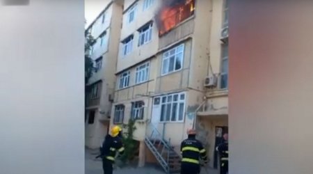 Sumqayıtda yaşayış binasında yanğın oldu - VİDEO
