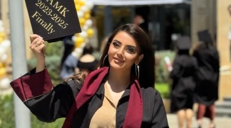 Azərbaycanlı müğənni məzun oldu - Fotolar