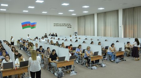 Media qurumlarının rəhbərləri və influenserlər sertifikatlaşdırma imtahanını izlədilər – FOTO
