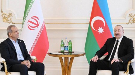 İlham Əliyev Məsud Pezeşkianı Azərbaycana dəvət etdi