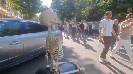 Ermənistanda kütləvi etiraz aksiyaları BAŞLADI – Əhali İrəvana YÜRÜŞ EDİR – VİDEO