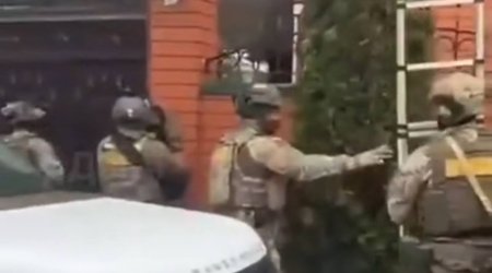 Rusiyanın ən böyük bazarının ortağı olan azərbaycanlı SAXLANILDI - ANBAAN VİDEO