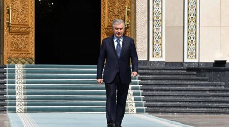 Şavkat Mirziyoyev Azərbaycana yola düşdü