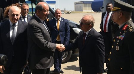 O da Xankəndidəki Zirvə görüşü üçün gəldi - Fotolar