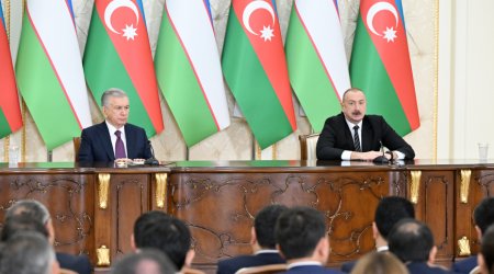 İlham Əliyev və Şavkat Mirziyoyev mətbuata bəyanatlarla çıxış ediblər - FOTO