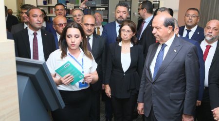 Ersin Tatar AzTU-nun Kitabxana İnformasiya Mərkəzi ilə tanış olub - FOTO