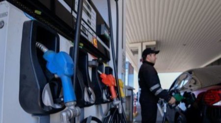 Bakıda kişi sevgilisini yanacaqdoldurma məntəqəsində döydü