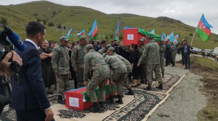 Birinci Qarabağ müharibəsində itkin düşən üç hərbçinin qalıqları Kəlbəcərə gətirilib – FOTO/VİDEO