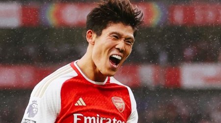 "Arsenal" yaponiyalı futbolçusu ilə yolları ayırdı