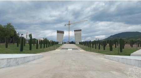 Xankəndidə Zəfər Tağının üst hissəsində şəhərə baxış meydançası yaradılır - FOTO