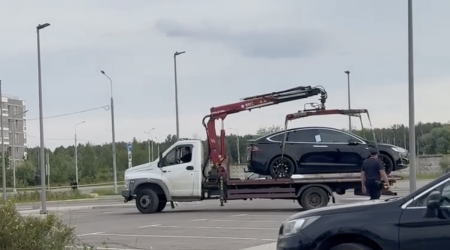 Meyiti tapılan nazirin “Tesla”sı ərazidən GÖTÜRÜLDÜ - VİDEO