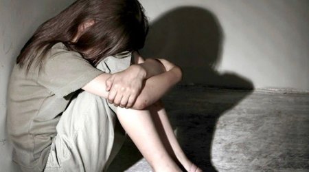 Azərbaycanda 12 yaşlı qız həbsxanada atalığı tərəfindən zorlanıbmış - TƏFƏRRÜAT