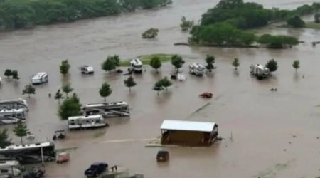 Texas ştatında daşqınlar zamanı 180-dən çox insan itkin düşüb – VİDEO