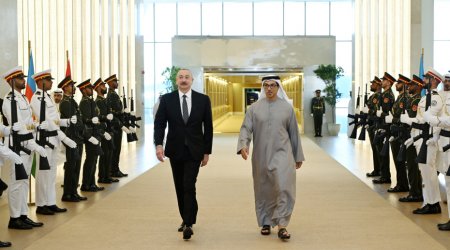 İlham Əliyev Birləşmiş Ərəb Əmirliklərində belə qarşılandı - FOTO/VİDEO