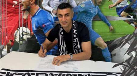 Araz Abdullayev “Karvan”la müqavilə BAĞLADI