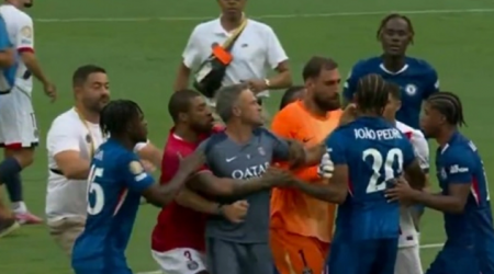 PSJ-nin qapıçısı ilə "Çelsi"nin futbolçuları arasında DAVA - VİDEO