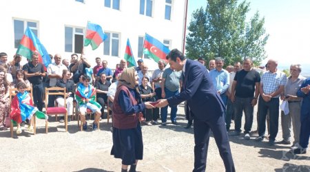 Xocalının Təzəbinə kəndində 28 ailəyə evlərinin açarları təqdim olundu – FOTO