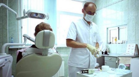 Diş təmizləmə aparatı birbaşa pasiyentin ağzında partladı – ANBAAN VİDEO