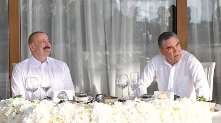Liderlər nahar süfrəsində...