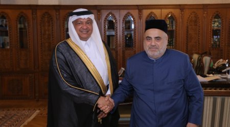 QMİ sədri Səudiyyə Ərəbistanının Azərbaycandakı səfiri ilə görüşüb - FOTO