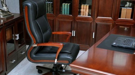 Maşınını xadimələrə yudurdan direktor CƏZALANDIRILDI