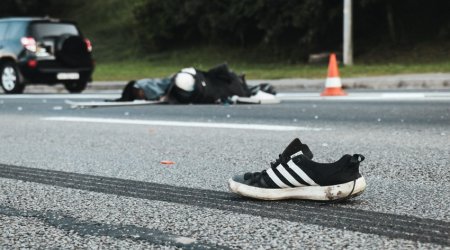 Göygöldə avtomobil piyadanı vuraraq öldürdü