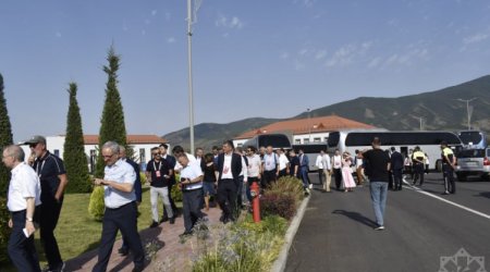 III Şuşa Qlobal Media Forumunun iştirakçıları Xocalıda - FOTO