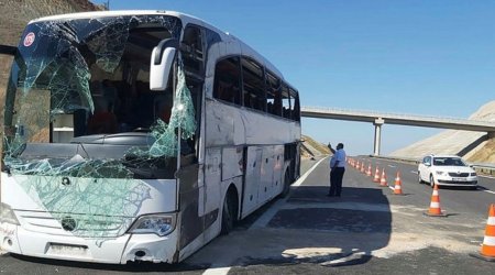 Türkiyədə sərnişin avtobusu qəzaya uğradı: 4 ölü, 40 yaralı var