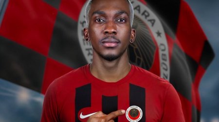 “Qalatasaray”ın sabiq futbolçusu Türkiyəyə QAYITDI
