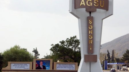 Ağsuda qardaş qardaşı BIÇAQLADI