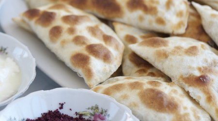 “Dəvə qutabı” adı altında satılan TƏHLÜKƏ – Müştərilər necə ALDADILIR?