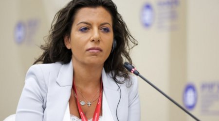 Alen Simonyan Marqarita Simonyanı “iyrənc məxluq” adlandırdı