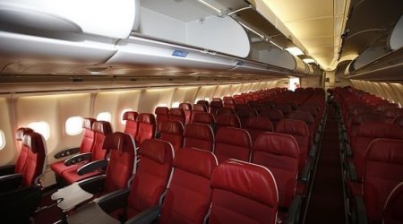 Dubay-Bakı aviareysilə gələn Azərbaycan vətəndaşının əl yükündə görün NƏ ÇIXDI? – FOTO