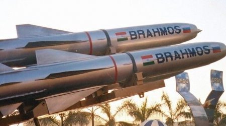 Hindistan Pakistanı Rusiya silahı ilə HƏDƏLƏDİ
