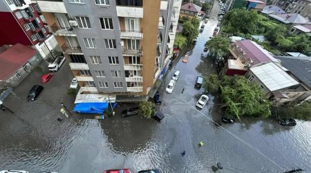 Batumi küçələri su altında qaldı – VİDEO