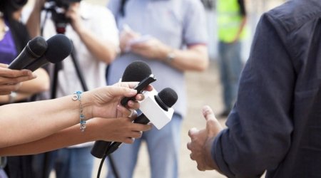 Restoranda jurnalistə hücum edən xanım işçi cərimələndi