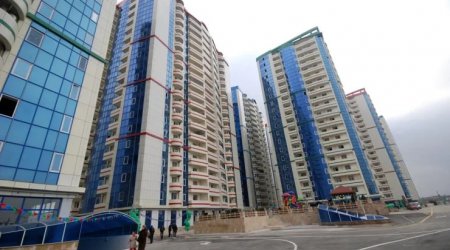 17 yaşlı qız 10-cu mərtəbədən düşdü