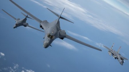 ABŞ Rusiyanın sərhədinə yaxın əraziyə bombardmançı təyyarələr göndərdi