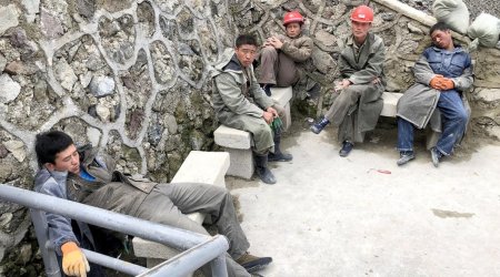 Şimali koreyalı fəhlələri Rusiyada qul kimi işlədirlər – ŞOK FAKTLAR
