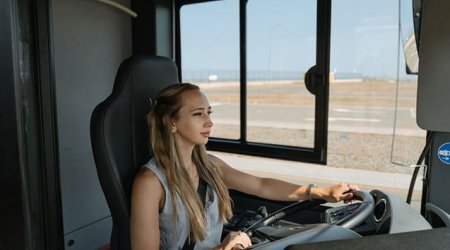 Bakıda qadınlar da avtobus sürəcək – FOTO
